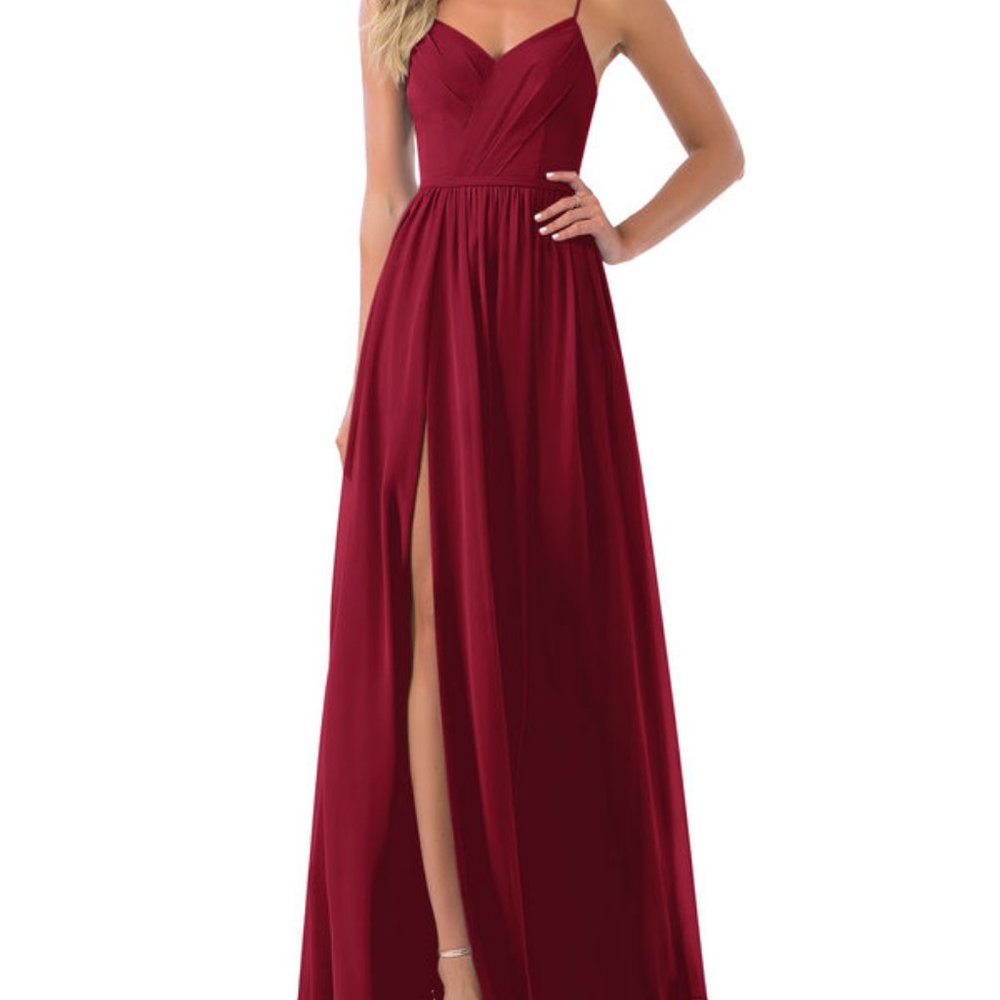 Azazie Cora in Burgundy sz 6 or 8